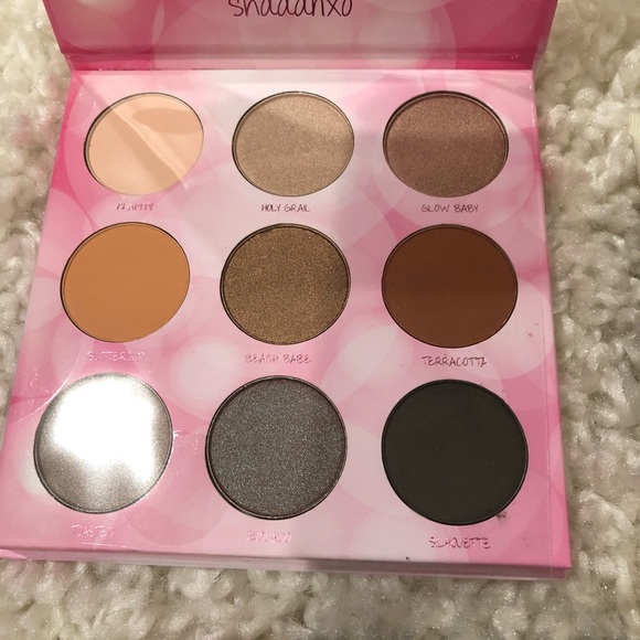 Makeup Bundle - Picture 2 of 8